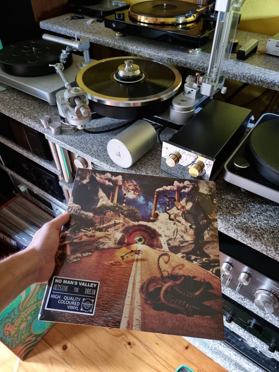 PsychedelicMag's tweet photo. No Man’s Valley (@nomansvalley) – ‘Outside The Dream’ (@TonzonenRecords). ‘Outside the Dream’ is No Man’s Valley’s most personal work to date. #vinyloftheday https://t.co/ysigZjZDms