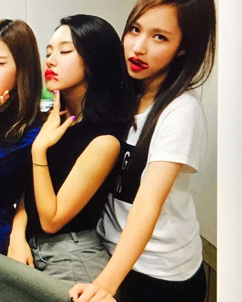 TWICE (NO) Brasil tweet media