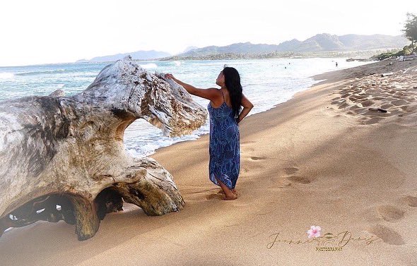 JoDavisPhoto's tweet photo. Had fun with this lady I call sister!  She made this session so much fun and with sass!  Can’t wait to finish editing her 223 pictures we took in Kauai🌺 send me a message if you want a session done.                          #JDavisPhotography #CaliPhotographerwithanalohatwist🤙🏾 https://t.co/rg5SGJa4t2