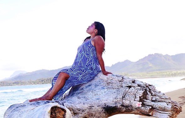 JoDavisPhoto's tweet photo. Had fun with this lady I call sister!  She made this session so much fun and with sass!  Can’t wait to finish editing her 223 pictures we took in Kauai🌺 send me a message if you want a session done.                          #JDavisPhotography #CaliPhotographerwithanalohatwist🤙🏾 https://t.co/rg5SGJa4t2