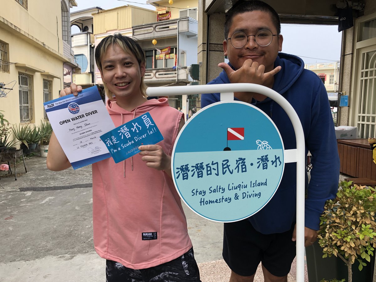 fu_everyday's tweet photo. #Taiwan #台灣 #小琉球 #seaturtles #海龜 
#潛水優惠 #住宿優惠 #平日限定
住宿和潛水 Homestay and Diving
LINE：staysalty2019
Instagram：staysalty2019
🔗 https://t.co/QE2s4NTtdB
🏠🛏住宿
🤿『無證照限定』體驗潛水 Discover scuba dive
🤿潛水證照課程 Diving license
🤿旅遊潛水 Fun diving https://t.co/oqm9H9UE5a