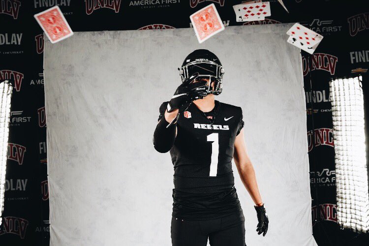 kahekili1_'s tweet photo. GO REBELS! #BEaREBEL 🎰 @unko_kaikZ @unlvfootball @coacharroyo @CoachHeyward https://t.co/yJ1Y1qmai8