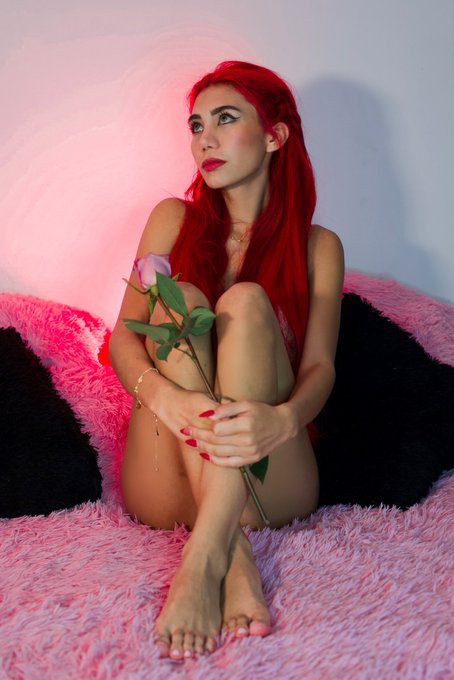 Mi sue&ntilde;o cuando peque&ntilde;a era ser modelo , hoy en d&iacute;a soy actriz porno Jajajaja https://t.co/bewyoTAHOR