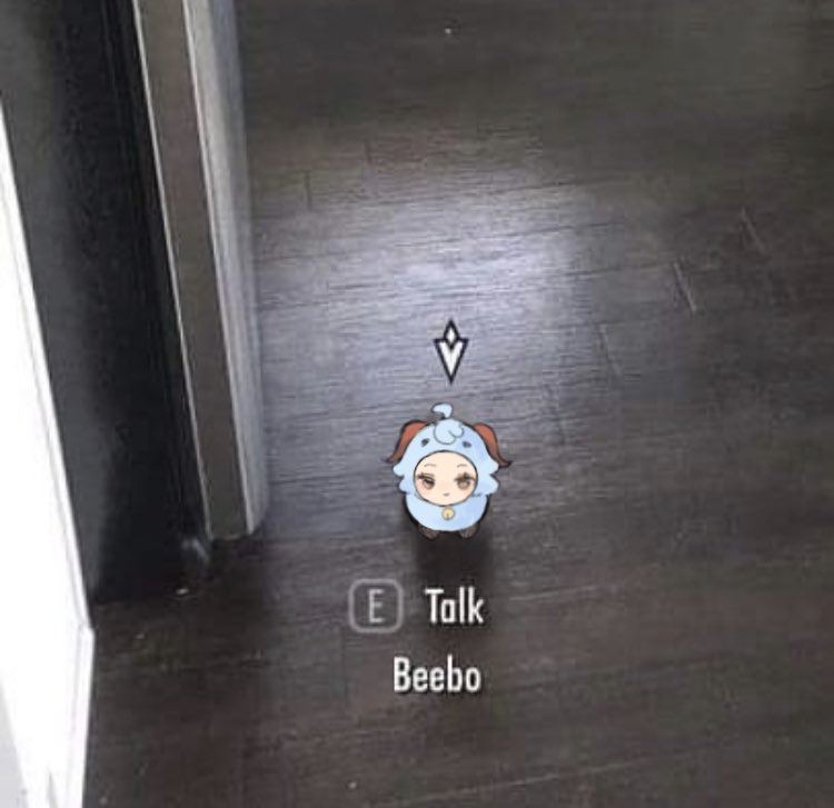 teayupi's tweet photo. she shows up at ur door what do u do https://t.co/5ryQqKW4Nt