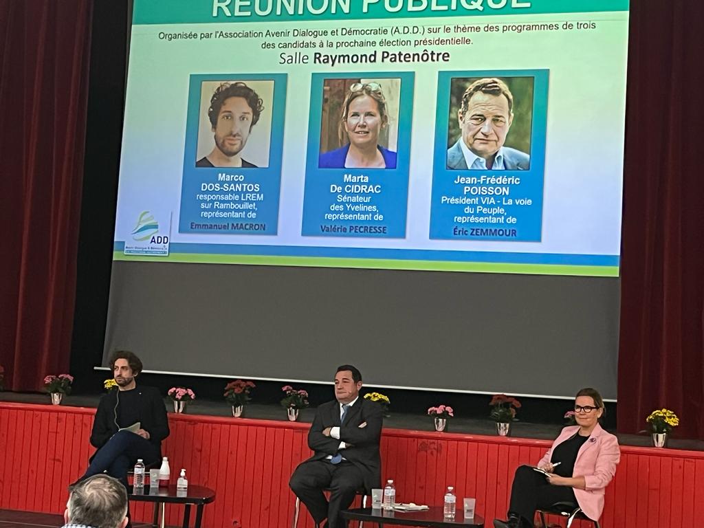 ADDasso's tweet photo. Merci à nos 3 intervenants Mme la Sénatrice @MartadeCidrac, M. @DosSantosMarco8 et M. @jfpoisson78 pour ces 2h30 d'échanges apaisés et constructifs pour porter le programme de leur candidat respectif 
#ValeriePecresse ,#EmmanuelMacron, #EricZemmour devant plus de 100 personnes! https://t.co/6fSDbo24lq