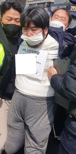 진짜 심플하게 “1번남” 한 단어 말했다고 좌퀴벌레 뒤집어지는거 개꿀잼이네ㅋㅋㅋㅋㅋ1번남 면상 한번 더 박제💙