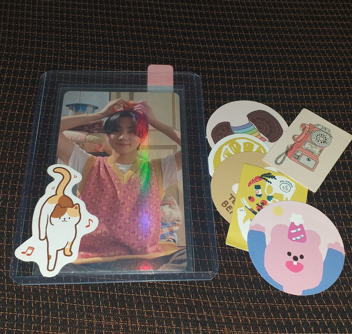 yah_jungonewink's tweet photo. OWEMJI MAY APPLEWON NA AKO:> KINIKILIG AKO DIIEIXS THANKYOU ATEEEE AALAGAAN KO SI APPLEWON!! umuwi na rin sya icisisksi
@snpuing_bns
#snpuingproofs
kinikilig talaga akooo https://t.co/eWkDTFY9PC