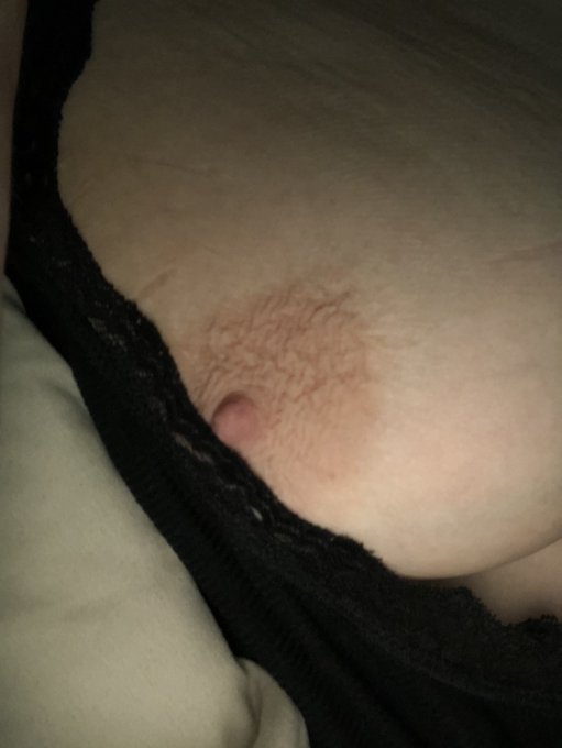 Ooopps a little 5AM nip slip. Good morning! #bbw #nsfw https://t.co/Oz4WBMLLGo<a href="/tag/bbw"class="tags">#bbw</a><a href="/tag/nsfw"class="tags"><span>#nsfw</span></a>