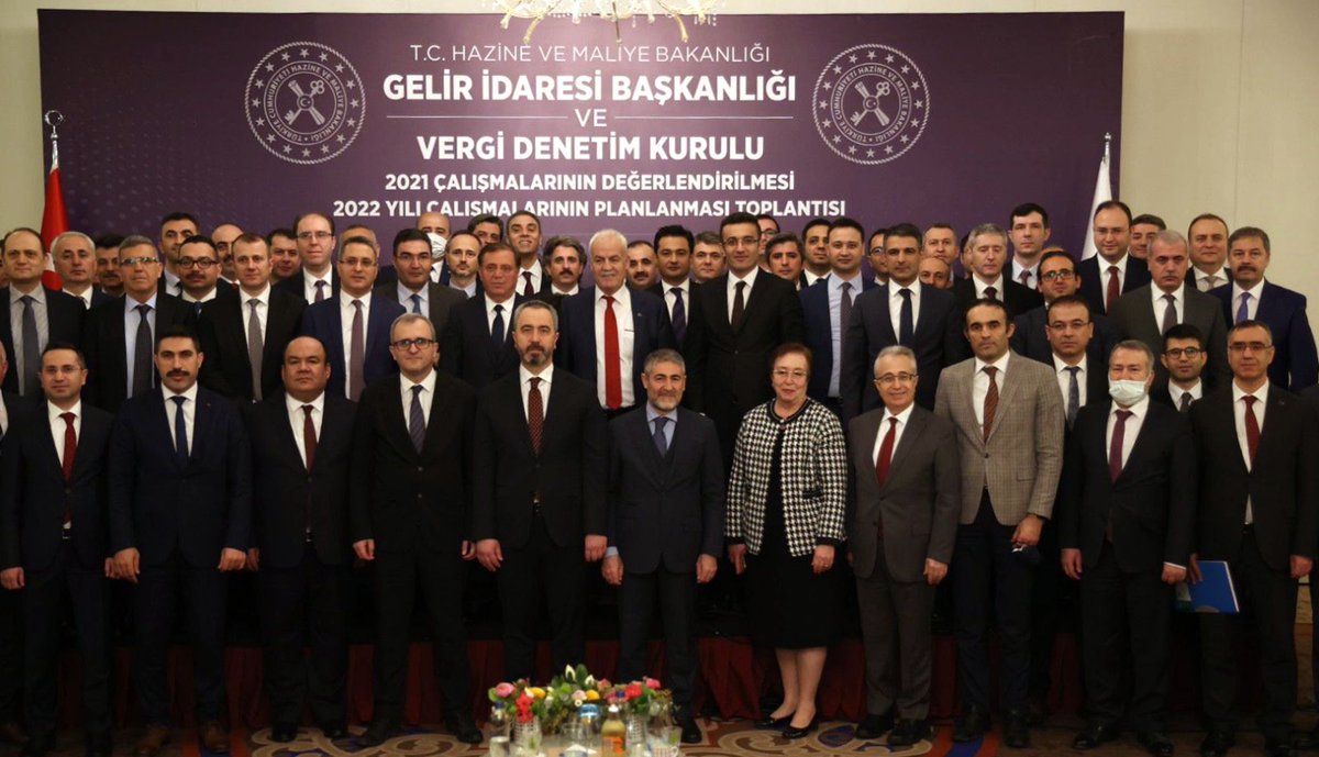 Bakanlığımız Gelir İdaresi Başkanlığı ve Vergi Denetim Kurulunun 2021 yılı çalışmalarının değerlendirildiği ve 2022 yılına ilişkin hedeflerimiz ve çalışmalarımızın planlandığı toplantımıza katıldık.