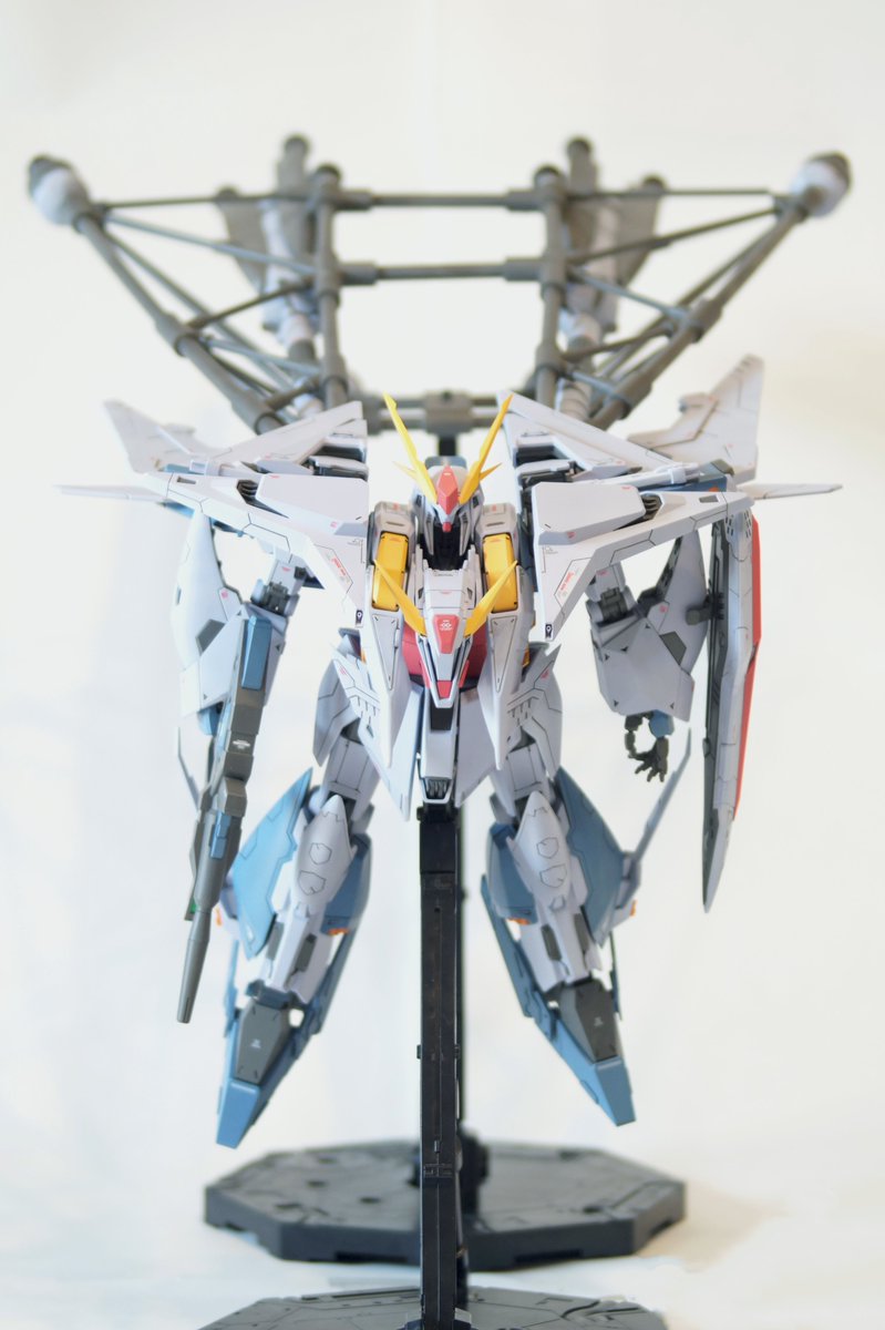 Ξガンダム 超長距離航行用推力増加装備仕様 完成。

超長距離の作戦地点を想定した追加兵装、２本のプロペラントタンクと10基の追加推進剤を装備、作戦地点に到着後切り離し、強襲する。

マフティーは資金も装備も十分でないと考え、最低限かつ現実的なトラス構造を採用した。

続きます↓