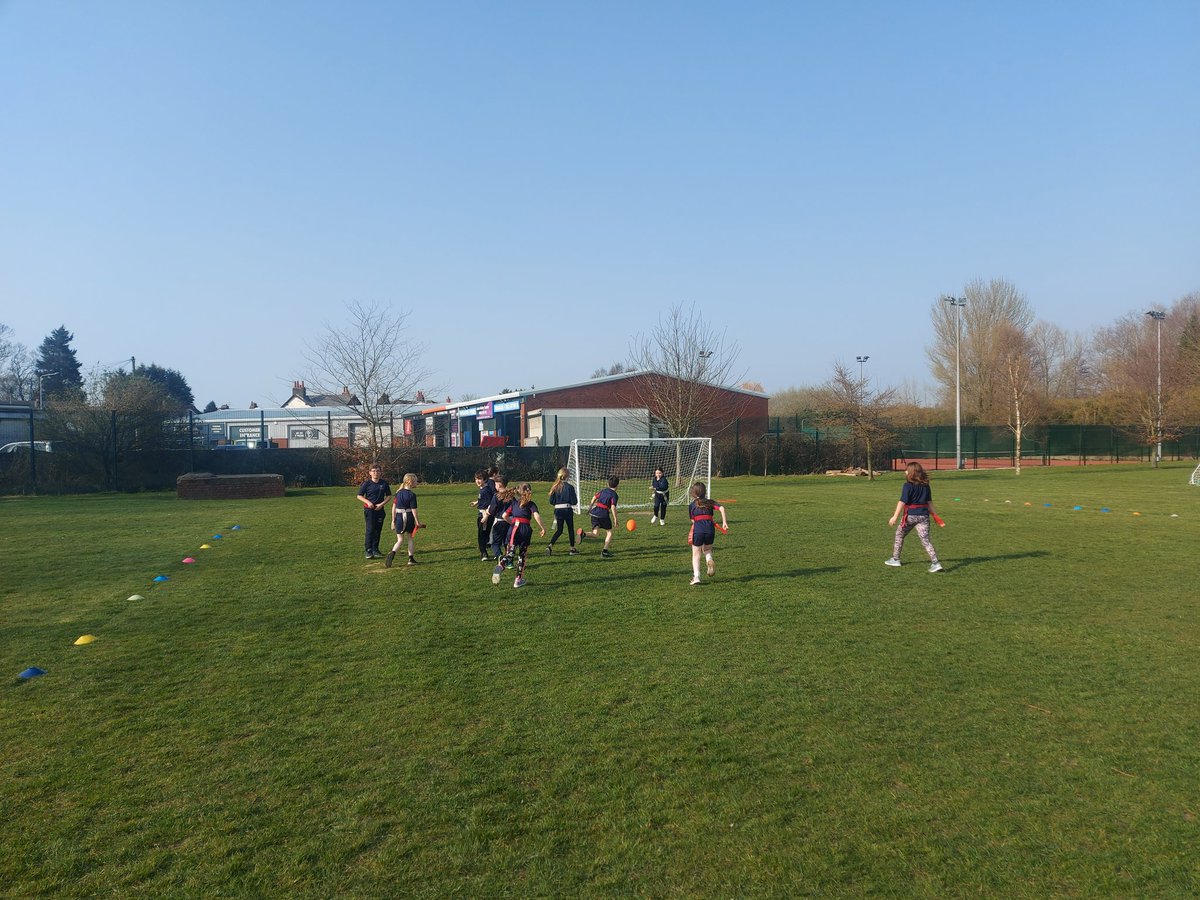 Class10JR1's tweet photo. A very competitive afternoon playing tag rugby. @StAnnesOrmskirk https://t.co/7t6qvt5qO9