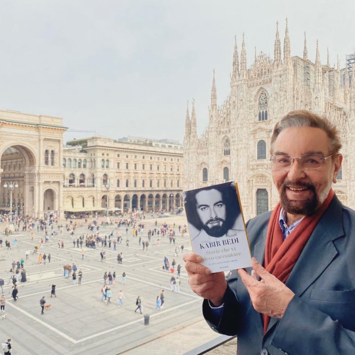 iKabirBedi's tweet photo. OGGI in Milano ♥️🙏🏻♥️
18.30 - 20.00 - Duomo Megastore 
‘Storie Che Vi Devo Raccontare’ 📖 18.30 - presentazione 
19.00 - Il firma copie è aperto a tutti i lettori in possesso del libro. 
Vieni a salutare 😘♥️
#milano @Mondadori @MondadoriStore #libri https://t.co/HWw2gSLJgC