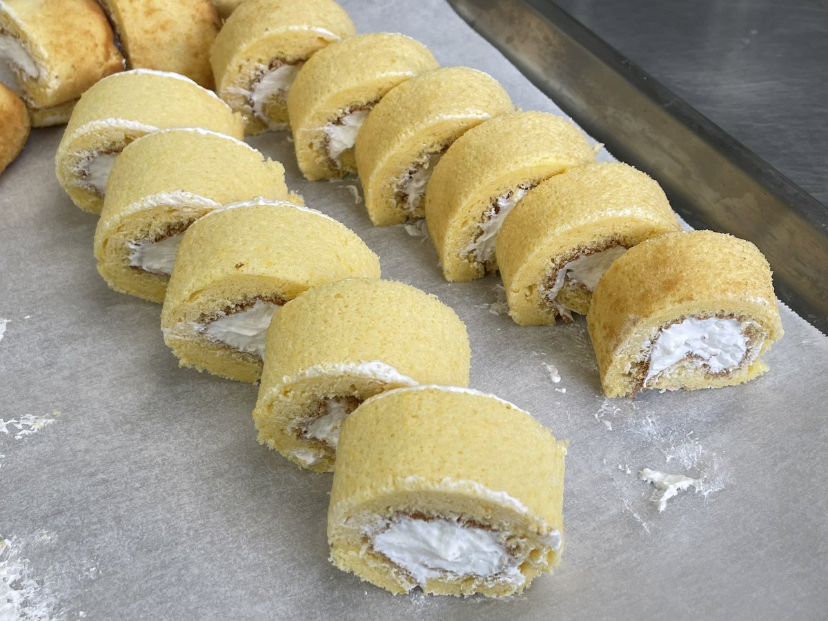 k13tmkh's tweet photo. 本日のデザートは
#ミニロールケーキ

#料理 #製菓
#ロールケーキ https://t.co/GCnlrgdlaw