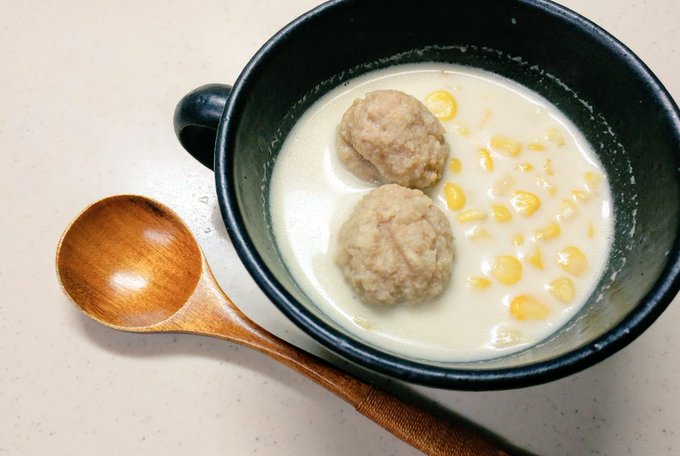 あっという間に【たっぷりコーンの牛乳スープ】🥣✨

明日の朝も気温一桁とのことなので、朝ごはん用に仕込みました🌽🥛✨ 