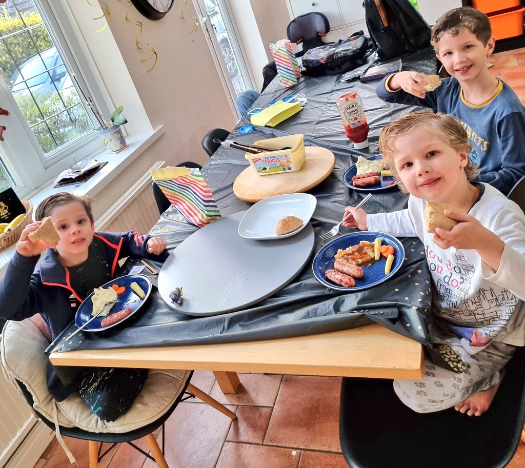 LisaMLeanders's tweet photo. @cofe_school Carter shared his with the whole family and it was delicious! https://t.co/t8kBcGMuVZ