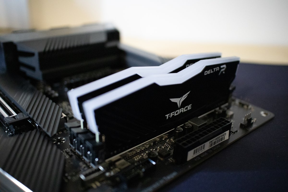 Aogami (アオガミ) build continues!  <a href="/wd_black/">WD_BLACK</a>  SN750 SE NVMe drive, <a href="/IntelGaming/">Intel Gaming</a>  i9-11900K, and <a href="/teamgroupinc/">TEAMGROUP</a>  T-Force Delta RGB 32GB set of memory installed on the <a href="/AorusOfficial/">AORUS</a>  Z590 Elite AX motherboard.