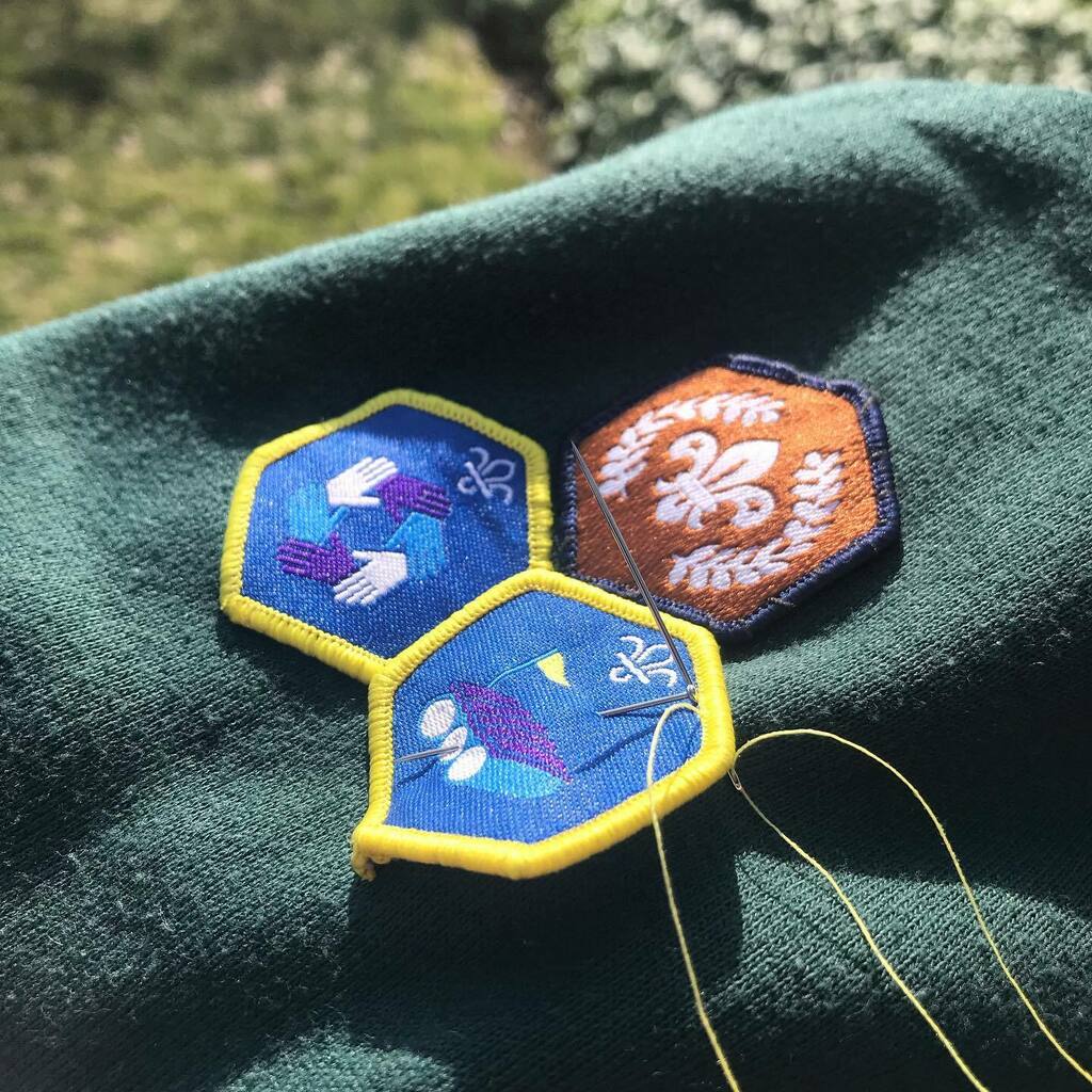 PennyBlogs's tweet image. Sewing on the boy’s latest cub badge whilst enjoying the sunshine. If only life was always this calm. #cubscouts #scouting @scouts #scouts #cubs #cubbadge #epig instagr.am/p/Cbe5kQuMqdZ/