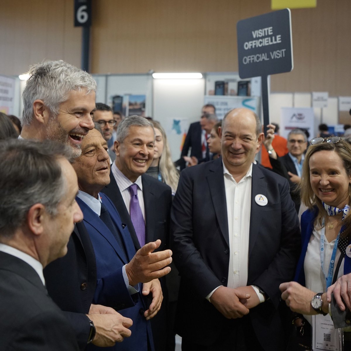 💫 10 000 m² à explorer et 500 exposants à rencontrer ! GO pour la visite officielle de MADE IN PME ! 💫

François Turcas mène la danse, aux côtés de <a href="/laurentwauquiez/">Laurent Wauquiez</a>, <a href="/dkaryotis/">Daniel Karyotis</a>, des partenaires et de la presse pour aller à la rencontre des entreprises exposantes !