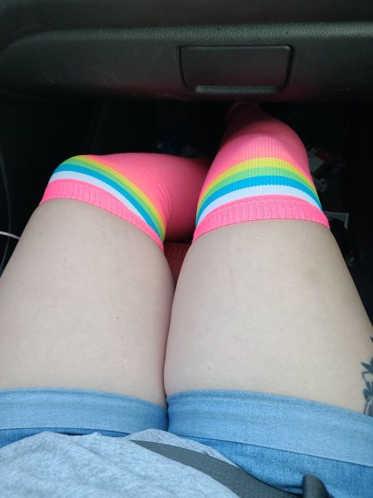 CountryCurvyQT's tweet photo. Knee Highs & Thick Thighs #thicknjuicy #notyouraveragewoman #bbw #PAWG $curvyndirty https://t.co/SbIVbSSlV6