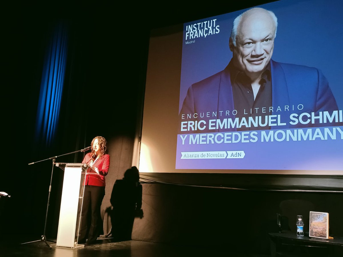 BelgiuminSpain's tweet photo. @EESchmitt presentó anoche su libro "Paraísos Perdidos" en el teatro del @IF_Madrid.

Eric Tallon, director de #IFMadrid, el embajador Cockx🇧🇪y F. Vanholsbeeck, representante de @WBI_tweet inauguraron el evento que fue seguido de una cena en la residencia🇧🇪 en honor al autor 🇫🇷🇧🇪 https://t.co/s8pk6w8DQb
