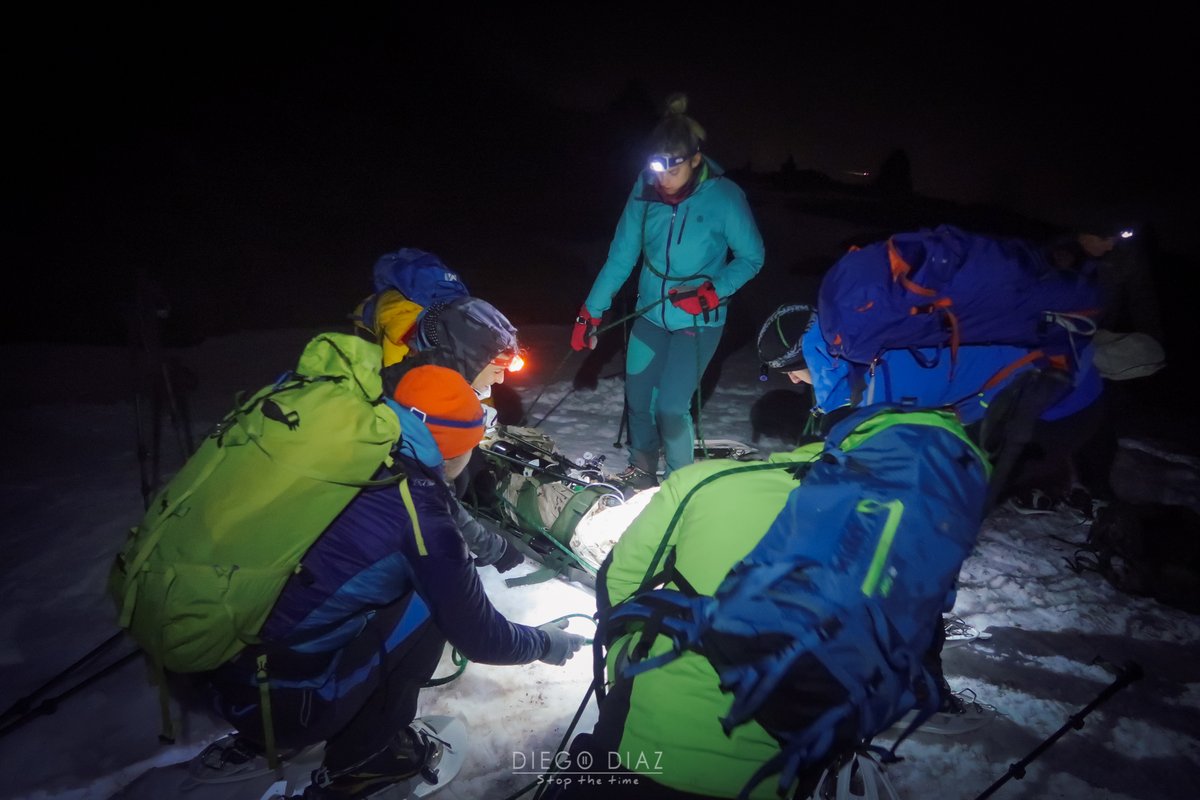 TASSICA_'s tweet photo. 🔝Máster Universitario en Urgencias en Montaña y Medios Inhóspitos🚑🚁⛷️🏔️#60ECTS #MontañismoAvanzado #SalvamentoMarítimo #EscaladaRescate #PHTLS #SVA @universidadcjc @femadsemed 
¡Abierta la admisión para el próximo curso académico 2022-2023!
🖊️https://t.co/rTNBmvpLJ4 https://t.co/zzGjQuVmGY