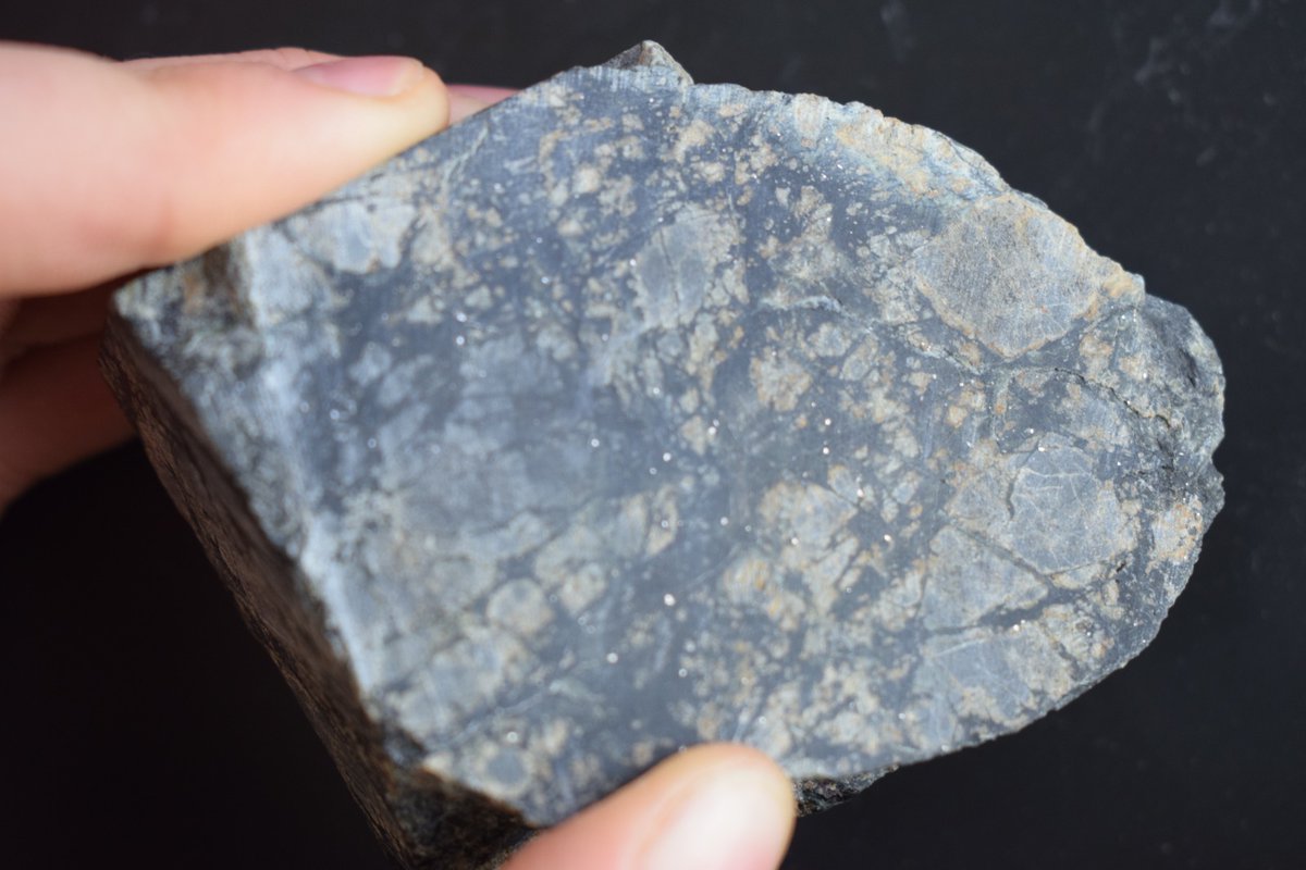 CarbFix's tweet photo. Exciting results @catasroa @LamontEarth on reaction-driven fracture during CO2 mineralisation, which are fundamental for upscaling of such projects since permeability provides pathways for the CO2-charged fluid to flow through the formation and react.💎 https://t.co/SmvWTeBANM https://t.co/EVBhio45mG