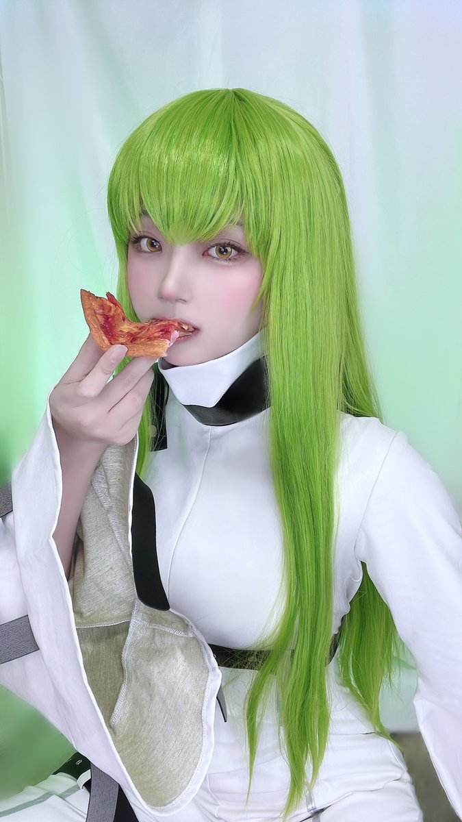 コスプレイヤープリンちゃん コードギアス C C とピザは相性抜群