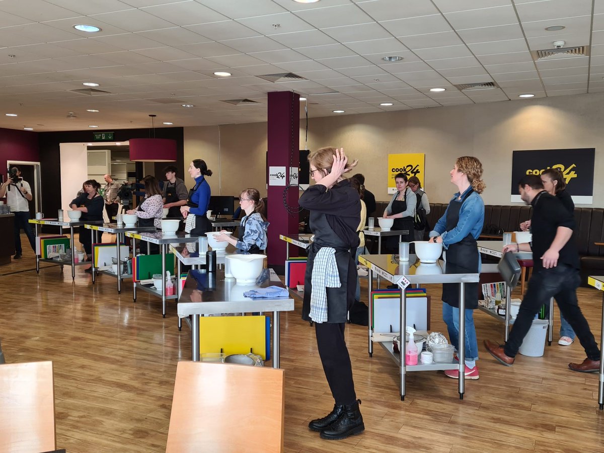 FootholdCymru's tweet photo. Great to be with the brilliant #Cook24 team at @ColegSirGar yesterday!
We're looking forward to working with the #Cook24 team to get more people working in food and hospitality!
Call Kelly on 07932 999293 for a chat.
#Back2Basics #FeedingFutures #FirstImpressions https://t.co/ZhDq2naat7