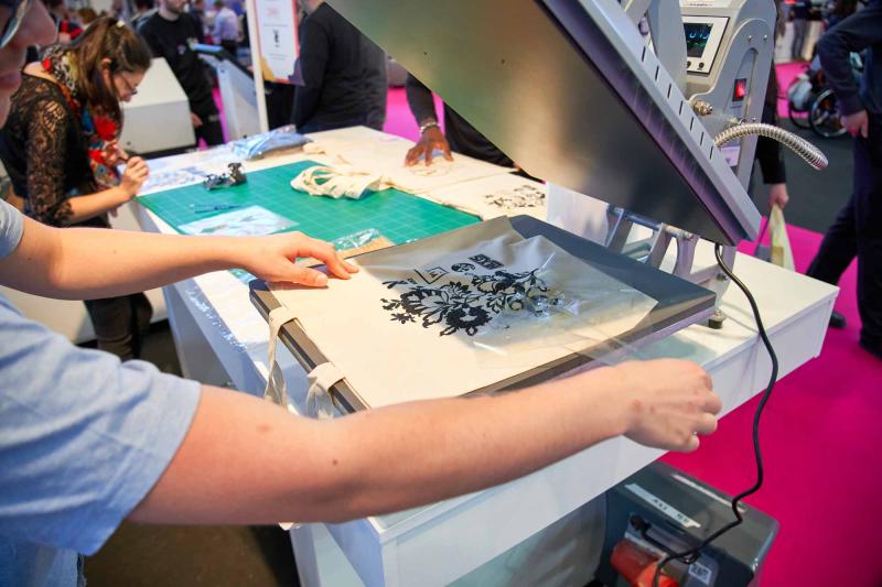 Salon_CPrint's tweet photo. Nouveau : l’espace Plug&Play du salon devient « le Café de la Personnalisation » : un espace « atelier » autour de l’univers du café ☕️, dans lequel vous pourrez découvrir et tester une large sélection de solutions de marquage. 🤩https://t.co/0lkdCodfgM
✅ https://t.co/R7aNTDMiQu https://t.co/KwDCPu2Wpy