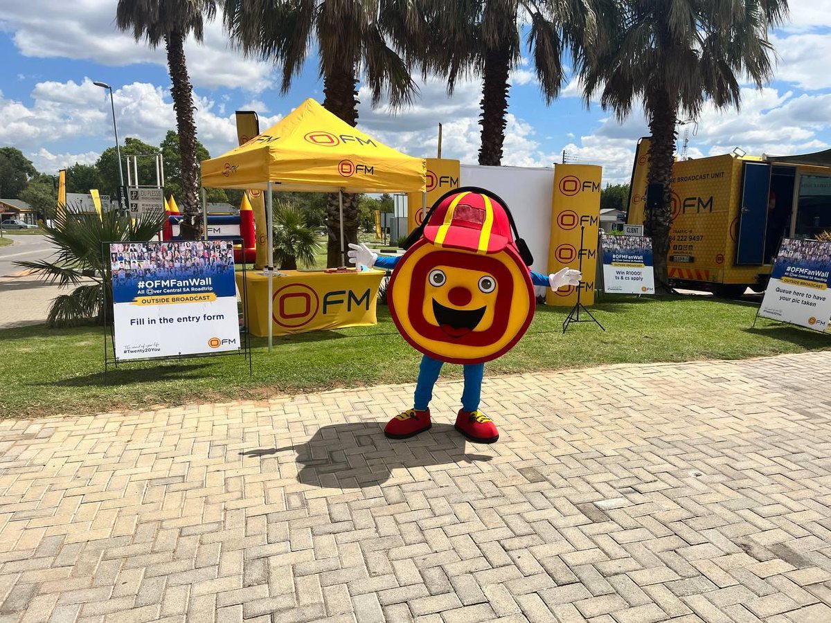 OFMNuus's tweet photo. The #OFMFanWall βAll O-ver Central SAβ road trip is visiting Klerksdorp! At Lunch is live from Battery Centre at the corner of Monica Avenue and Buffelsdoorn Road, until 15:00 today. Have your OFM Fan Wall photo taken and you stand a chance to win the R1000 spot prize. https://t.co/0CUGDiXOlg