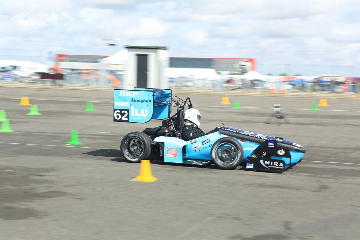 FormulaStudent's tweet image. More #throwbackthursday action from #FS2017