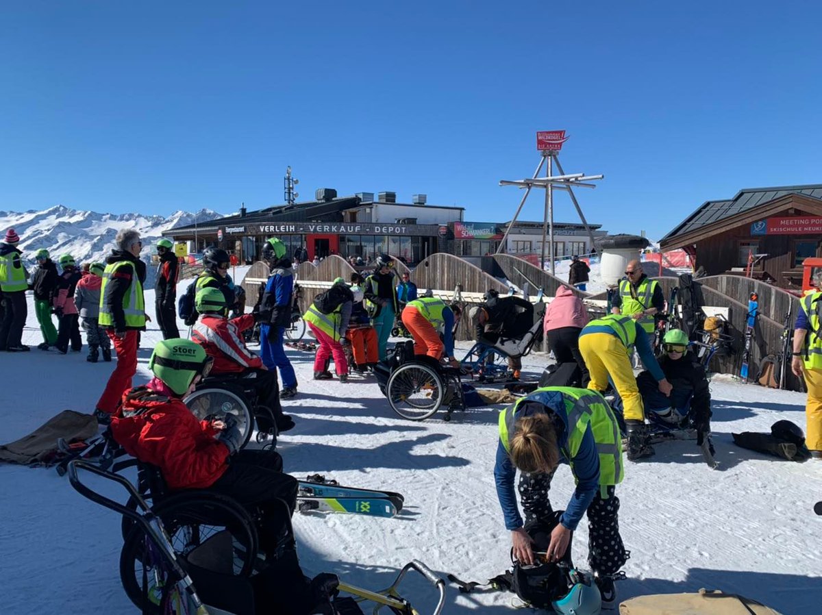 StoerWW's tweet photo. Mooie beelden uit Neukirchen am Großvenediger! Het schiet alweer mooi op met de eerste week van @StoerWW in 2022 #onbeperkt #skiën #wintersport https://t.co/e9ca4Sv6JV