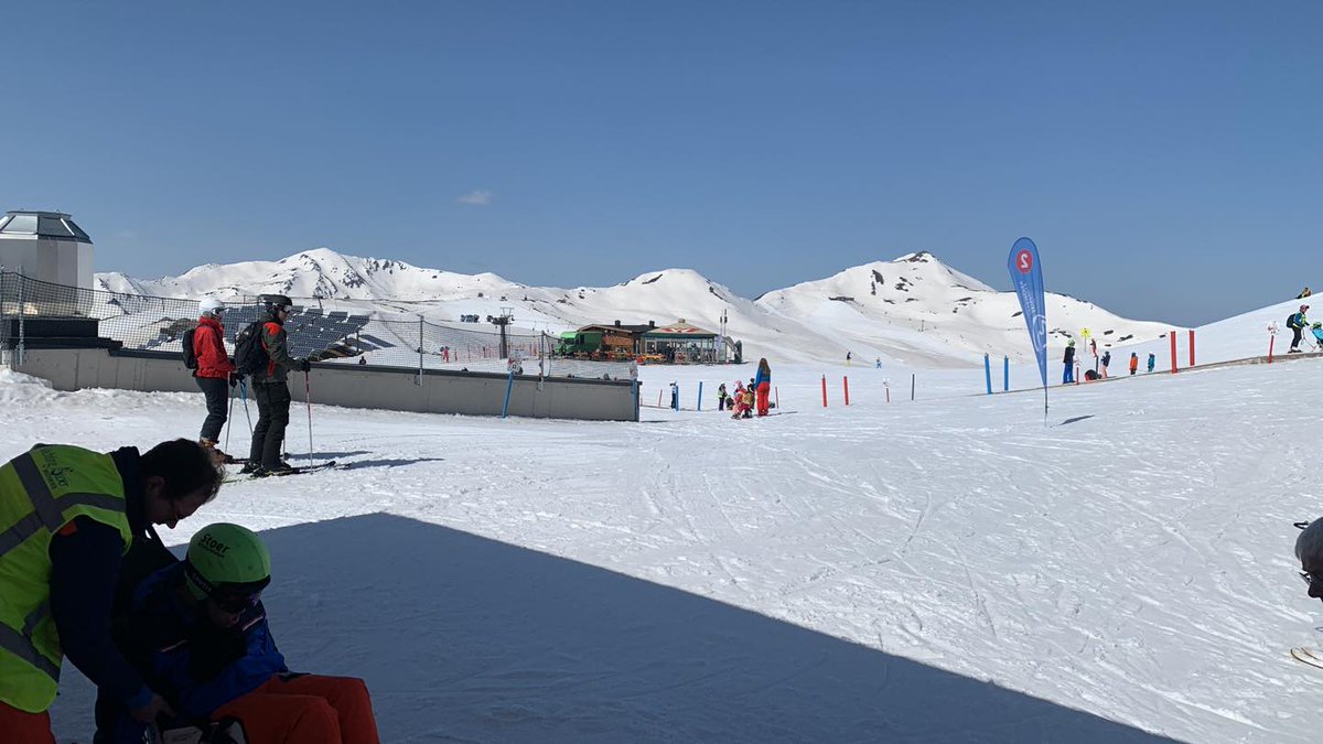 StoerWW's tweet photo. Mooie beelden uit Neukirchen am Großvenediger! Het schiet alweer mooi op met de eerste week van @StoerWW in 2022 #onbeperkt #skiën #wintersport https://t.co/e9ca4Sv6JV
