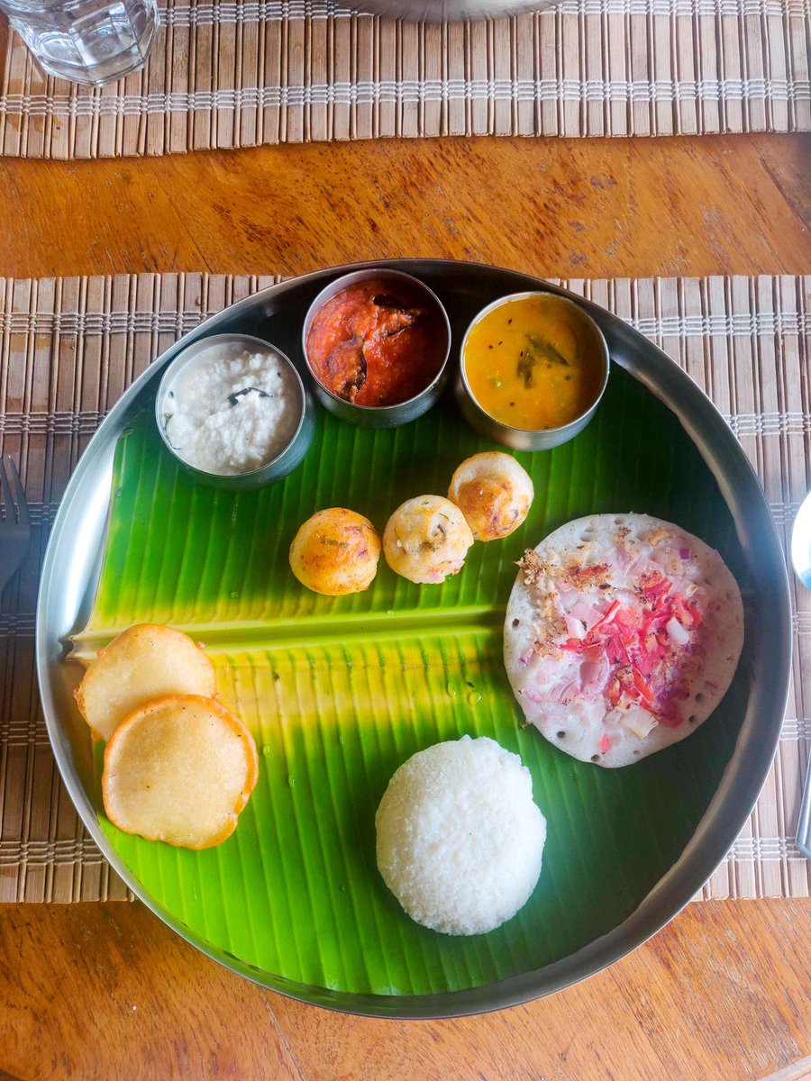travelshoebum's tweet photo. The trip down South was mostly for the food : Culinary exploits in Chettinad at CGH Earth Visalam.
#MeAndCGHEarth #Visalam #CGHEarth
@CGH_Earth https://t.co/nCQ5ZkPQBb