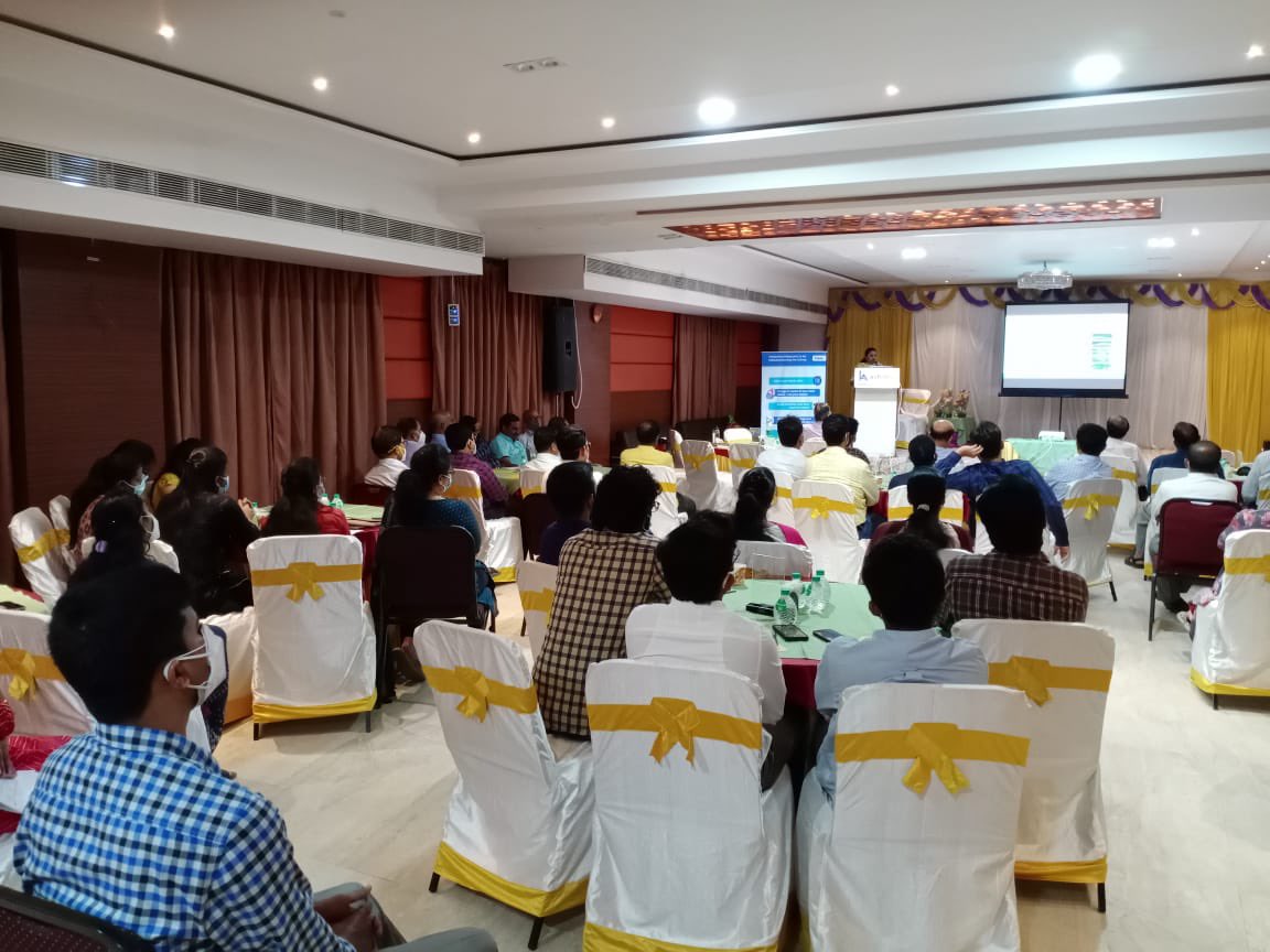 alpaatul's tweet photo. Delivered a talk on ReLEx SMILE LASER Refractive Surgery at Warangal. Thank you Dr Praveen and WOA for inviting me.
Thank you Dr Manoj Chandra Mathur!

#laserrefractivesurgery #lasik #smilesurgery #lasereyesurgery https://t.co/eMMfSt0cer