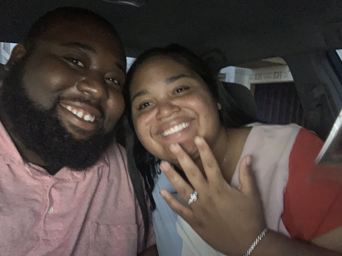 aaliyah_dock's tweet photo. I can’t sleep… I’m a fiancé! The loml did the dang thing!! @jgavincaldwell https://t.co/DvwXvNScpB