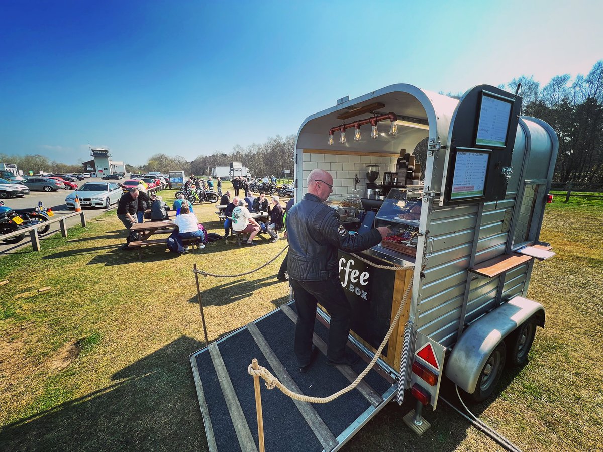 CafePathfinder's tweet photo. The newest addition to the #PathfinderCafe is our new horse box, the #Pegasus 🐎 
Serving all our usual hot drinks, as well as cakes, and some bacon 🥓 and sausage baps it will help relieve the pressure in the main cafe during busy times and when we have car or motorbike meets. https://t.co/Ek0fOQTB0z