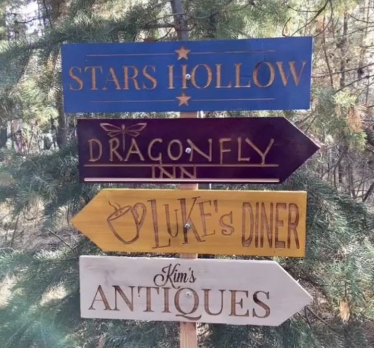 literatisgf's tweet photo. oh to be in stars hollow💭 https://t.co/jxS0pfiMcn