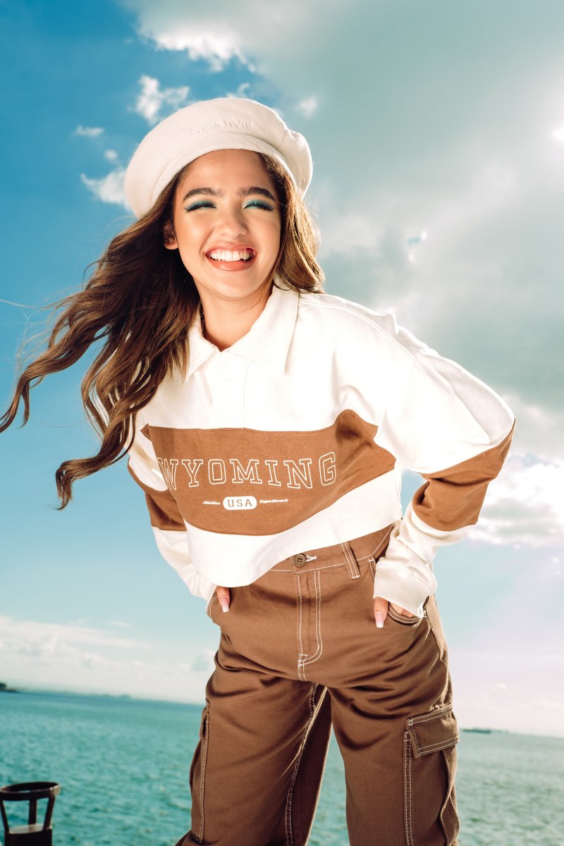 hmphilippines's tweet photo. Our vibe? All smiles and styles for the sunnier days to come. ☀️ #HM #HMDivided #BlytheforHM

Cropped shirt at P799: https://t.co/n6LcHq17PF https://t.co/qavwFUY3Ry