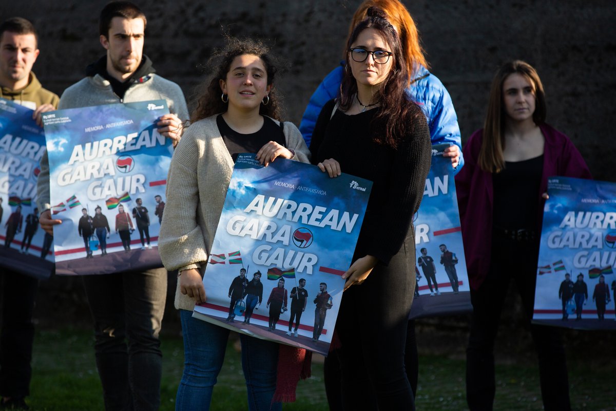 ernaigazte's tweet photo. Aurrean Gara Gaur kanpaina aurkeztu genuen atzo. 85 urte beteko dira aurten faxisten altxamenduak Euskal Herrian hondamendia eragin zuenetik.

Memoriari eta antifaxismoari lotutako lanketa egingo dugun gazteak elkartu ginen Gernikan.

Irakurketa📲https://t.co/xUe7dKgJWH https://t.co/x9WCw6guNe