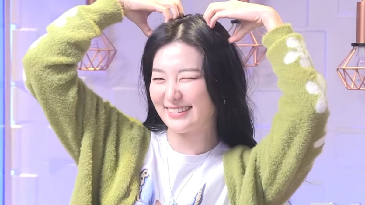seulpictures's tweet photo. this seulgi photo sequence... 🥺 https://t.co/DcmPCW3I6W