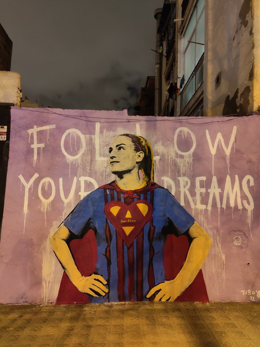 En el barrio se han cansado de tener que ver a Maradona y han pintado a Putellas. ❤️