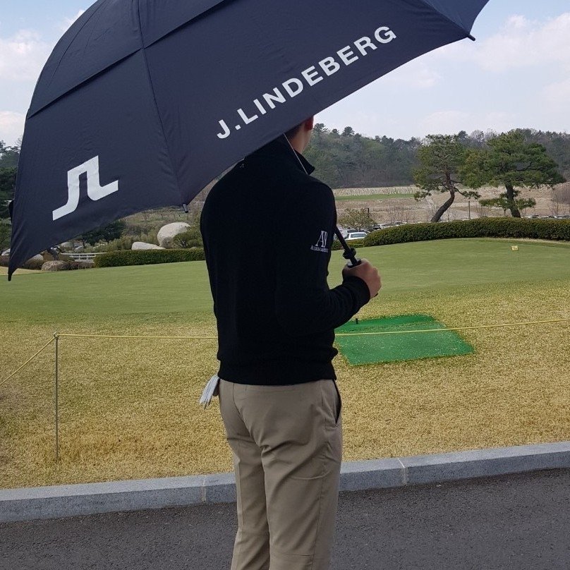 비도 안 오는데
지금은 +15kg#NewProfilePic