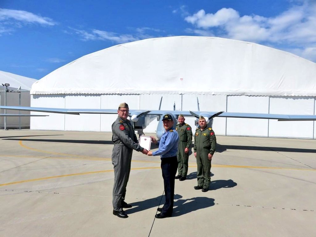 2 adet ANKA-S ve 1 adet AKSUNGUR İHA, Türk Deniz Kuvvetleri bünyesinde görev yapmak üzere envantere alındı.
#YerliveMilliSanayi #SavunmaSanayi