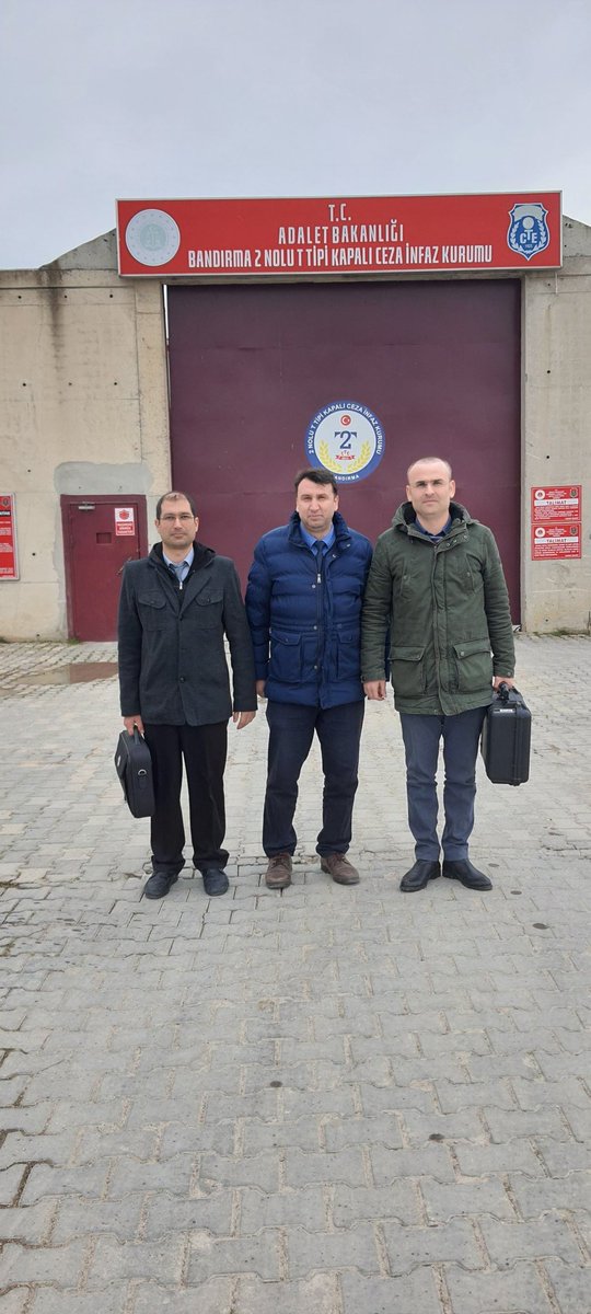 #adrestenüfushizmeti projesi kapsamında başvurularımıza devam ediyoruz. İlçemiz cezaevinde bulanan 16 tutuklu/hükümlünün kimlik kartı başvuruları alınmıştır. #hayatinizinheraninda <a href="/hasansildak/">Hasan ŞILDAK</a> <a href="/sefikaygol/">Şefik AYGÖL</a> <a href="/MahmutKececi61/">🇹🇷Mahmut KEÇECİ🇹🇷</a> <a href="/Balikesir_nvi/">Balıkesir İl Nüfus ve Vatandaşlık Müdürlüğü</a> <a href="/engin_aksakal/">Engin Aksakal</a>