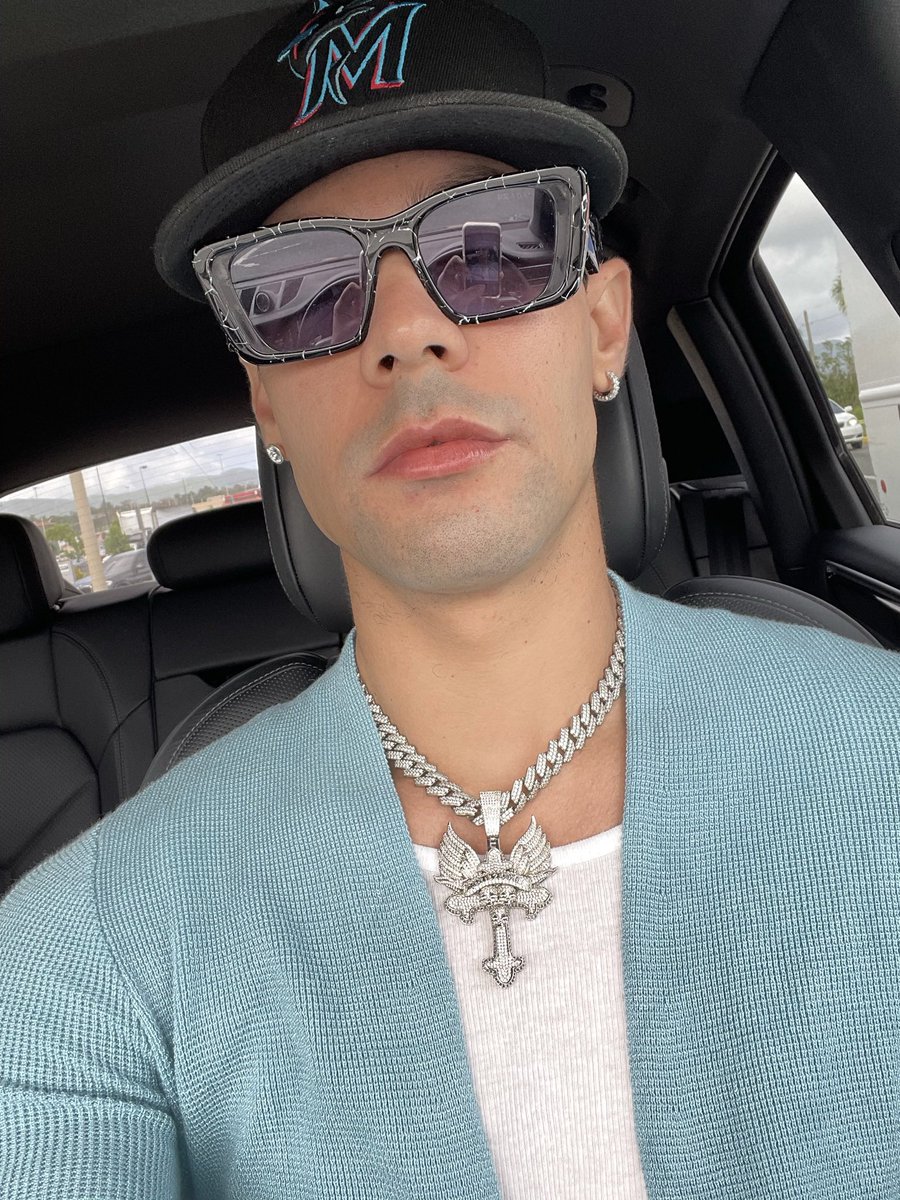 Baby para mi tú siempre vas a ser mía.
Ahora tiene a alguien y está crecía, a mi sin cojones, tú primero eras mía ✨😈