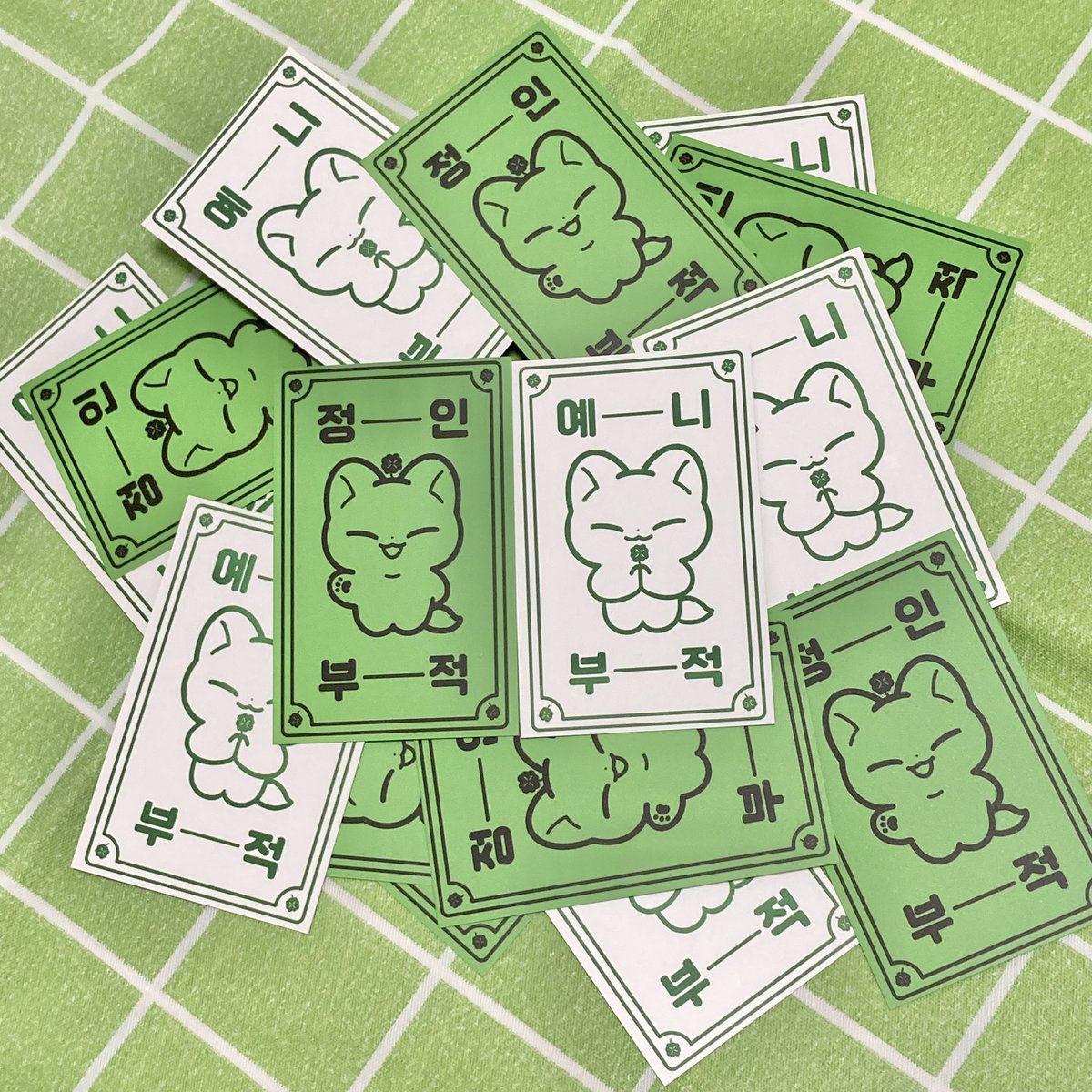 오디너리 버전 예니부적🍀
#스트레이키즈 데뷔 4주년 카페에서 무인나눔 합니다 ( ｡◝‿◜｡ )
합정 럭드 가시는 길에 방문하셔서 데려가주세요!