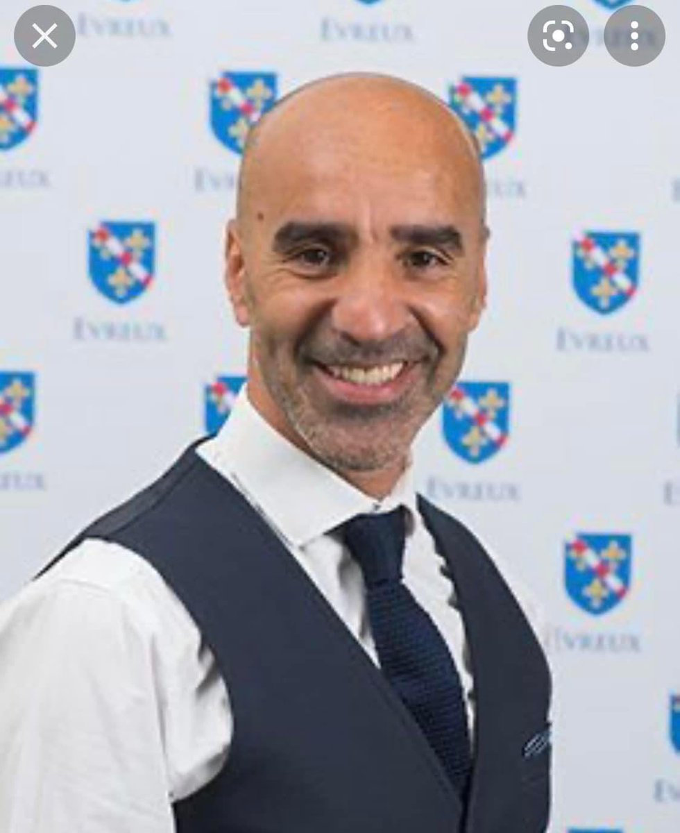 ℹ️ INFORMATION NATIONALE. À la suite de notre Assemblée Générale du 4 mars, il a été procédé a l’installation du nouveau bureau de L’<a href="/Elus_France/">Association des Élus de France</a> ce dimanche 20 Mars 2022.
Nous félicitons notre Président @Ettazaoui27 reconduit à la tête de #AEF à l’unanimité des membres du Bureau