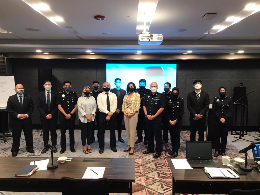 Nearly 100k #cyber #frauds reported in #Malaysia in 2017-2021 with more than 3 billion Ringgit stolen from victims and available for #MoneyLaundering. 

<a href="/UNODC/">UN Office on Drugs & Crime</a> with support from <a href="/StateINL/">US Dept of State INL</a> cooperates with 🇲🇾 #AML #CFT officers👮🏻👮🏻‍♀️ to disrupt these crimes.