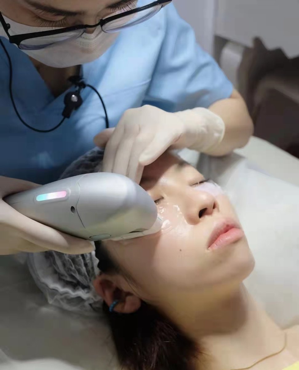 EVALASERTECH's tweet image. Thanks for the picture share,❤️❤️❤️
#hifu #hifufacial #7dhifu #bodybuilding #bodyshape #neckwrinkles #doublechin #doublechinremoval #eyebrows #skinlifting #skintightening #skincare #HIFU #wrinkleremoval